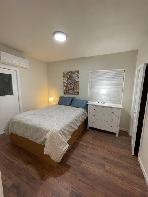 Apartamento Brand New 2Br Cute Blue Led In North Fresno Exterior foto